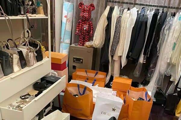 枣庄市台儿庄回收一线品牌衣服